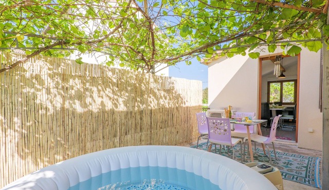 Gîte in Southern Ardèche with Jacuzzi, Wi-Fi, and Air Conditioning