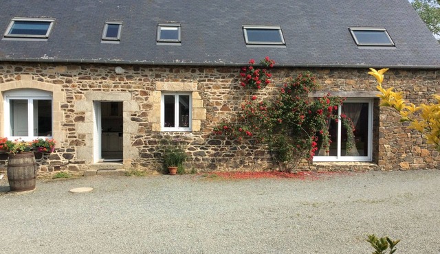 GITE IN THE COUNTRYSIDE BETWEEN LAND AND SEA 20KMS FROM THE SEA