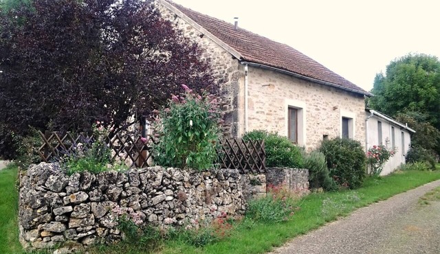 Gîte in the countryside, ideal for green vacations, 5 minutes from bird lake.