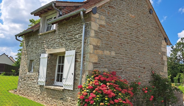Gite in the countryside, 3 minutes from town.