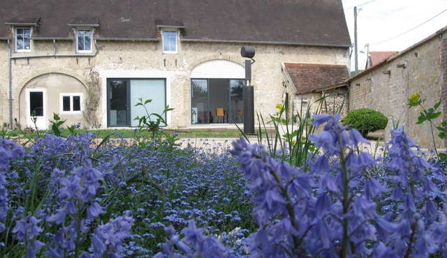 GITE IN THE FORMER FARM BUILDING SURROUNDED BY Pondichery SCULPTURE PARK