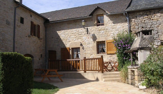 Gîte in the heart of the Parc des Grands Causses, typical of the Aveyron region animals welcome