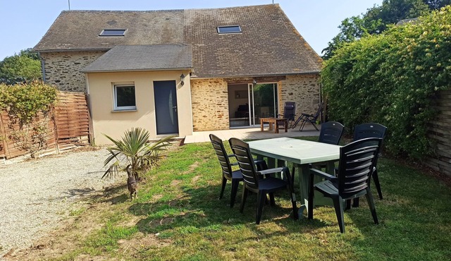 Gite in the heart of a farm overlooking meadows and animals.