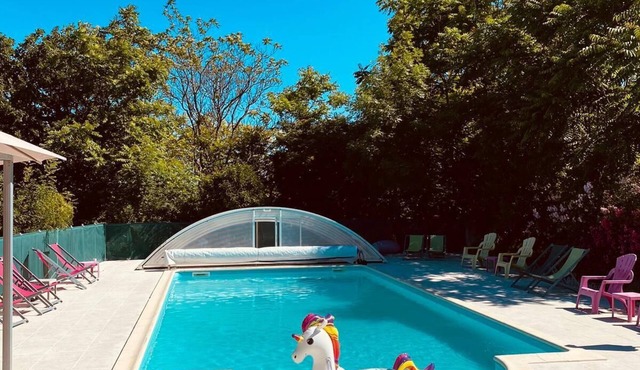 Gîte in the heart of nature, large terrace, with swimming pool