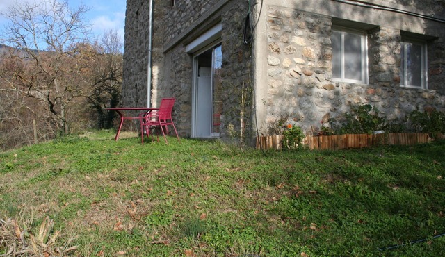 Gîte in the heart of nature by the river