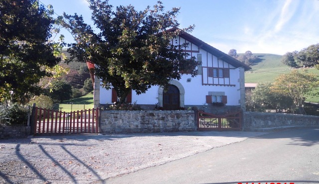 Gîte in the heart of the Basque Country on a working farm