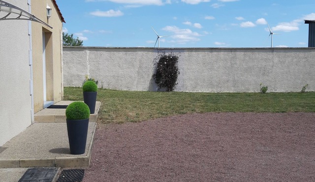 GITE IN THE PAYS DE LOIRE COUNTRYSIDE, CLOSE TO MANY PRESTIGIOUS SITES