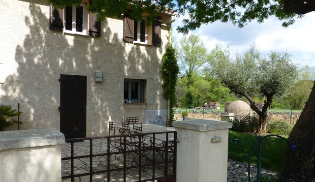 gîte in the Plaine des Maures nature reserve at the foot of the Massif des Maures