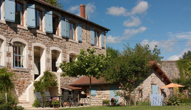 Gîte Isabel in the Ardèche hills next to the medieval village Désaignes.
