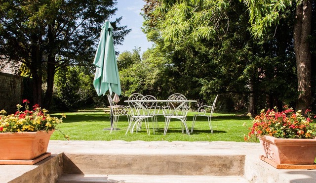 Gîte Isatis "Côté Groupes" / On the edge of the forest in a charming village