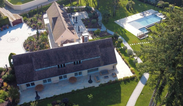 Gite Jade - Four Bedroom House, Sleeps 8