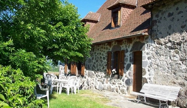 Gite Jussac, 2 bedrooms, 5 persons
