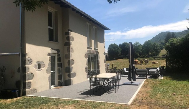 Gite Jussac, 3 bedrooms, 8 persons