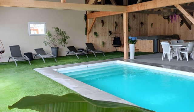 Gîte kymsourit: Spacious 4-Star Cottage with Pool and Sauna