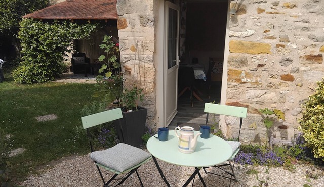 Gîte “L'annexe” with Private Terrace, Private Garden, and Wi-Fi