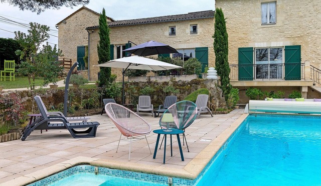 Gîte L'authentic: Vacation Home with Shared Terrace, Wi-Fi & Air Conditioning