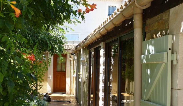 Gîte l Oliveraie for 2 persons or family with 2 small children.