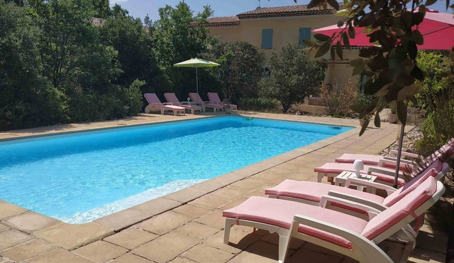 Gîte l'olivier in the heart of the verdon, 15 minutes from the lower gorges and 30 minutes from the lakes.