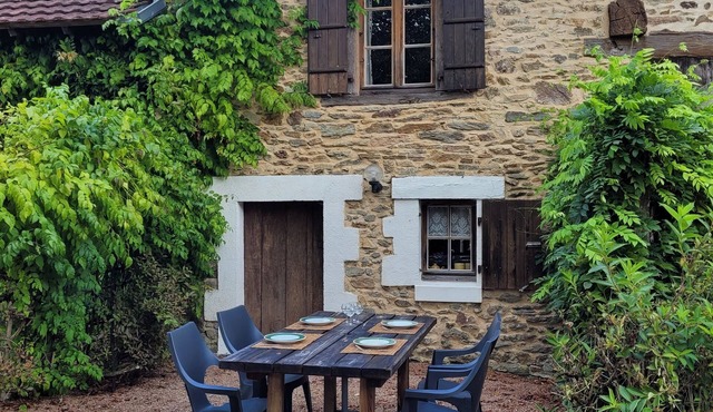 Gite La Cave; stylish and comfortable countryside house