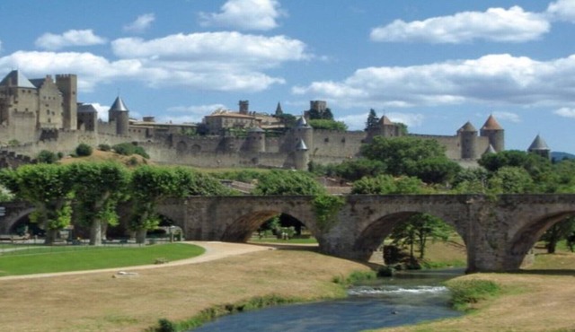 Gite 'la Forge' converted into an old cellar overlooking the Canal du Midi