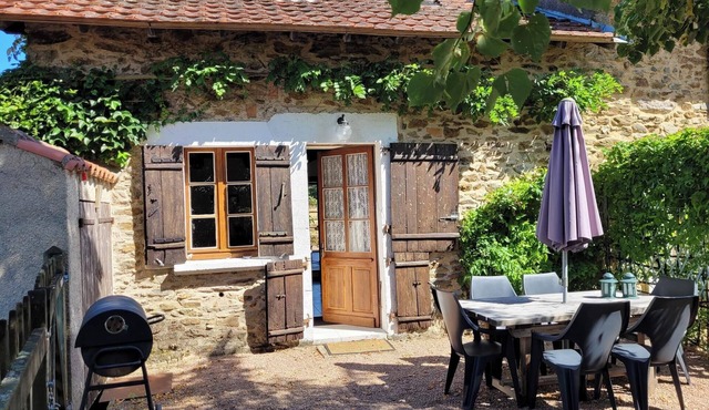Gite La Vigne; charming authentic renovated farmhouse in Dordogne