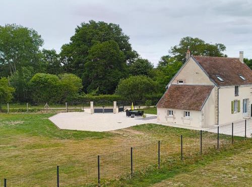 gite la garenne de freteau, avec accès étang privé , idéal pour un séjour en famille