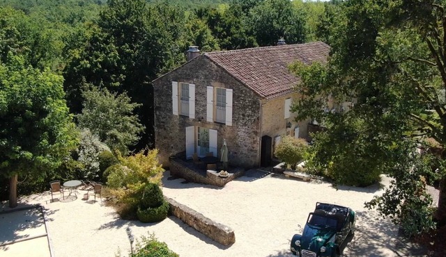 Gîte “La Gariotte” with Shared Pool and Jacuzzi