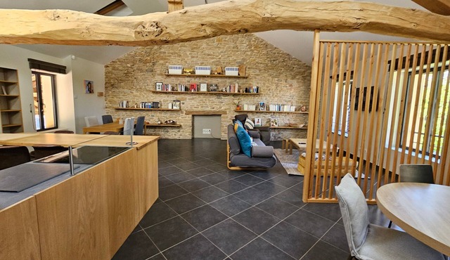 Gîte "La Grange d'Émile" with Private Garden and Wi-Fi