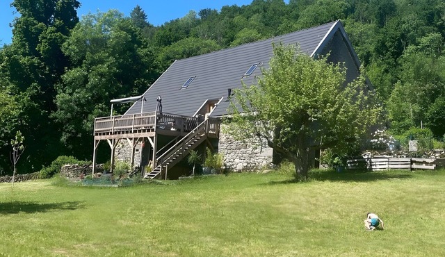 Gîte La Grange de Loey with Spa, Mountain View, Private Terrace and Wi-Fi