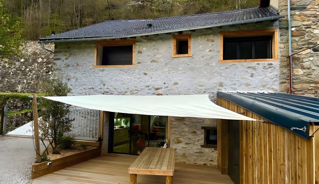 Gite - La grange Tima: Spacious House with Mountain Views for Groups