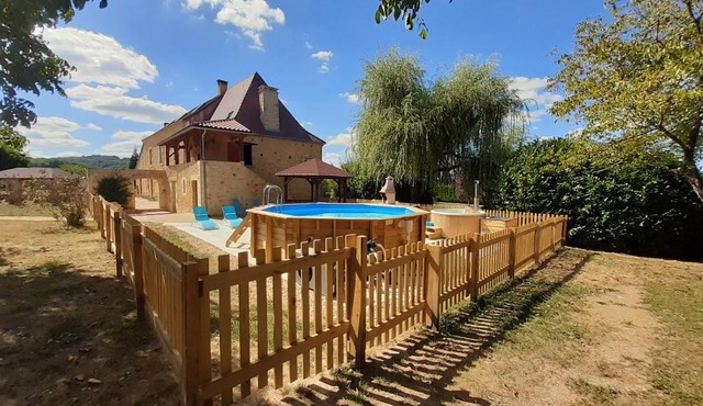 Gite La Périgourdine Domaine BENESTER 4 à 6 personnes