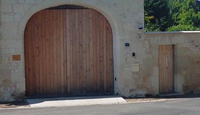 GÎTE LA PALMERAIE 10' from Saumur, the château, the Cadre Noir and the freeway