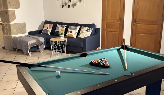 Gîte la Servolle – House with Pool, Near Shops and Attractions