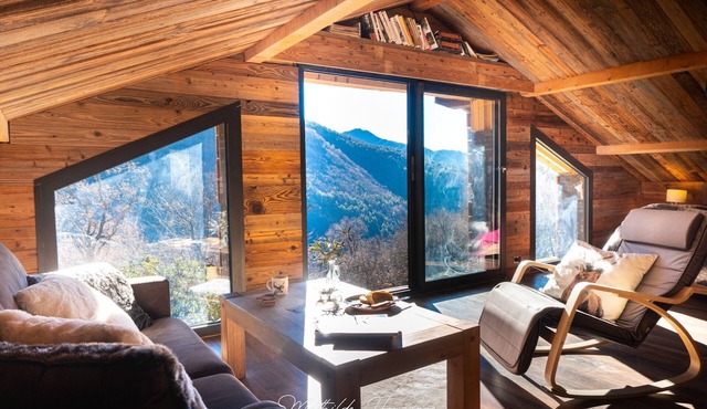 Gîte "La Sittelle" with Mountain View, Wi-Fi, and Air Conditioning