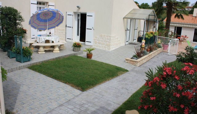 Gîte laccalmie17 2-star holiday rental with swimming pool 2 Km from town center