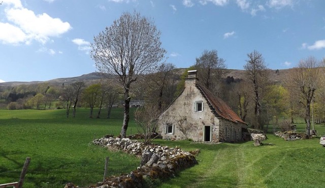 Gite Lavigerie, 2 bedrooms, 4 persons