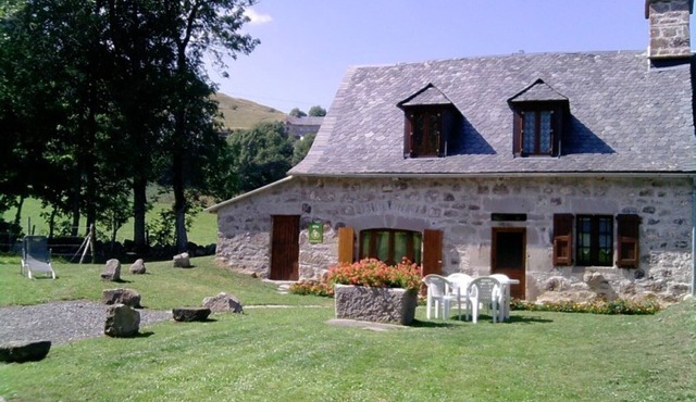 Gite Lavigerie, 2 bedrooms, 4 persons