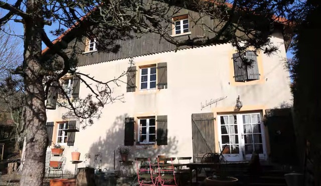 Gîte "Le Befoigneu" with Mountain View, Private Terrace and Wi-Fi