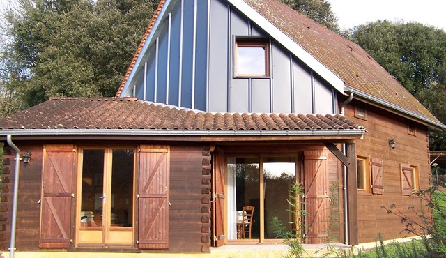 Gîte Le Bosquet with Private Terrace, Garden and Air Conditioning in Calviac-en-Périgord