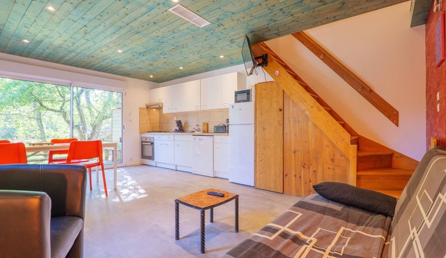 Gîte Le Chêne with Mountain View, Wi-Fi, and Air Conditioning
