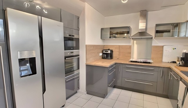 Gîte Le Flot House with Private Garden and Wi-Fi