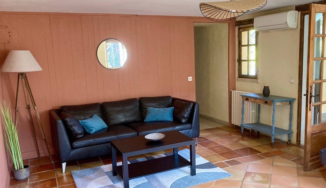 Gîte Les Loriots: Private Terrace, Wi-Fi, and Air Conditioning in Saint-Martin-des-Combes