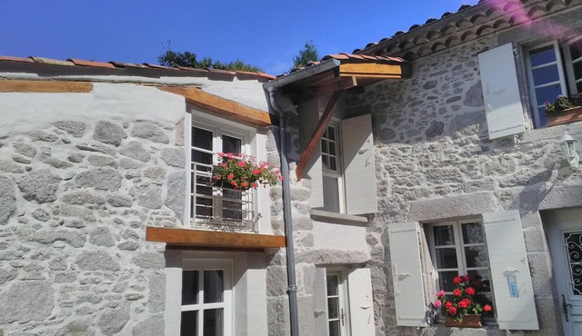 Gîte le Coumis with large park 6 persons animals accepted