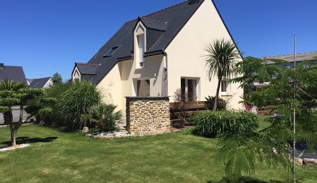 Gite Le Grand Chêne à Ploumilliau à 4 km des Plages