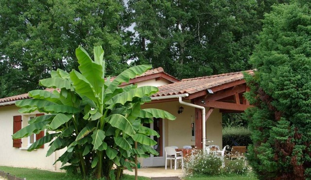 Gite LE HIBOU with garden and swimming pool covered terrace