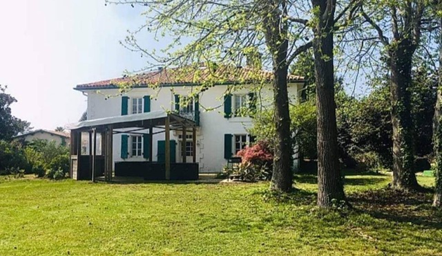 Gite le Loun 10min from the beach with swimming pool