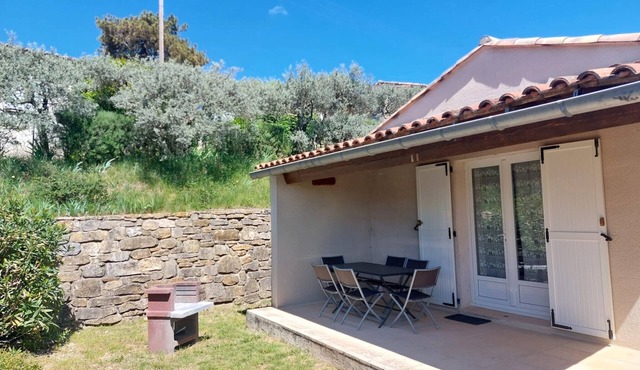 Gite Le Micocoulier La Fontinelle – Modern Holiday Home in Peaceful Ardèche Nature