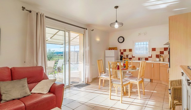 Gîte 'Le Petit Étang' with Shared Pool, Private Terrace and Air Conditioning