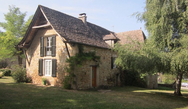 gîte "le pigeonnier" in the countryside between Rodez and Conques
