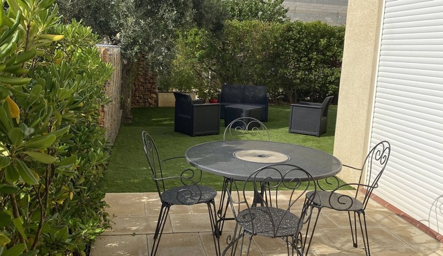 Gîte Le Romarin with SPA in the heart of our olive grove